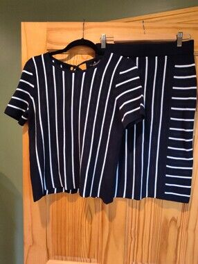 Banana Republic Short Sleeve Striped Sweater Skirt Set S